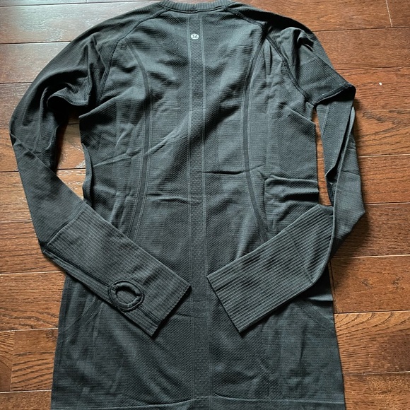 lululemon athletica Black Long Sleeve Top - Picture 6 of 7